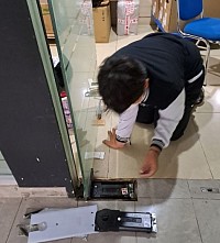 ganti florhing dorma bts 84 pintu kaca murah terdekat jakarta