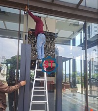 biaya service pintu kaca murah jakarta